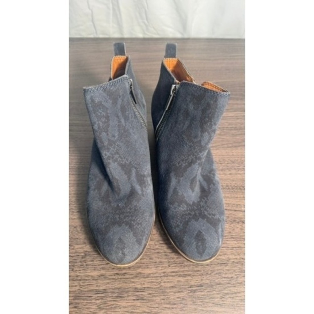 Lucky Brand side zip‎ blue suede ankle booties Size 7m EUC